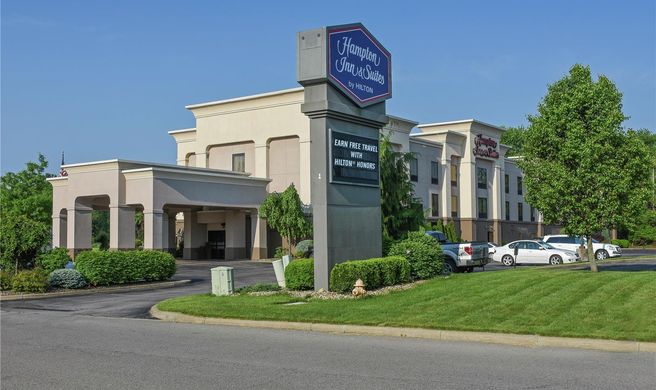 Hampton Inn & Suites Youngstown-Canfield Exterior