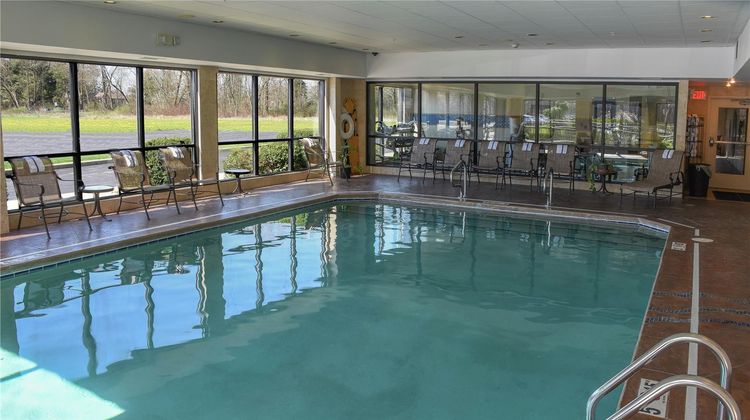 Hampton Inn & Suites Youngstown-Canfield Pool