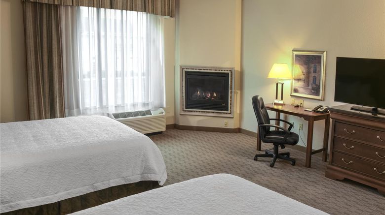 <b>Hampton Inn & Suites Youngstown-Canfield Room</b>. Images powered by <a href="https://iceportal.shijigroup.com/" title="IcePortal" target="_blank">IcePortal</a>.