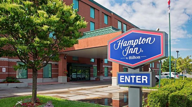 Hampton Inn Ottawa Exterior