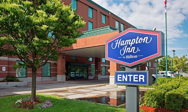 Hampton Inn Ottawa Exterior