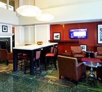 Hampton Inn Ottawa Lobby