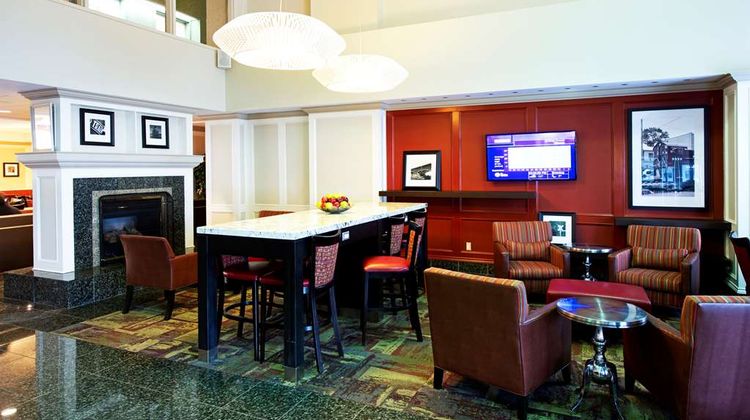 Hampton Inn Ottawa Lobby
