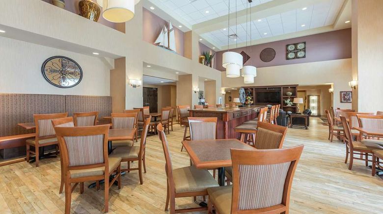 <b>Hampton Inn & Suites Moncton Restaurant</b>. Images powered by <a href="https://iceportal.shijigroup.com/" title="IcePortal" target="_blank">IcePortal</a>.