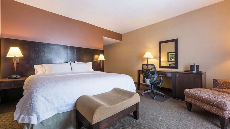Hampton Inn & Suites Moncton Room