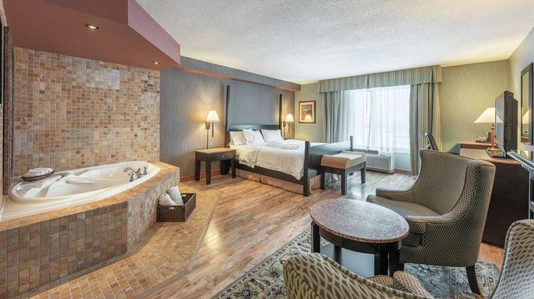 Hampton Inn & Suites Moncton Room