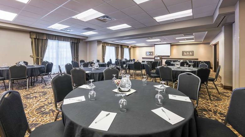 <b>Hampton Inn & Suites Moncton Meeting</b>. Images powered by <a href="https://iceportal.shijigroup.com/" title="IcePortal" target="_blank">IcePortal</a>.