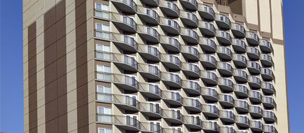 DoubleTree by Hilton Hotel & Conf Ctr Exterior