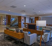 DoubleTree by Hilton Hotel & Conf Ctr Lobby