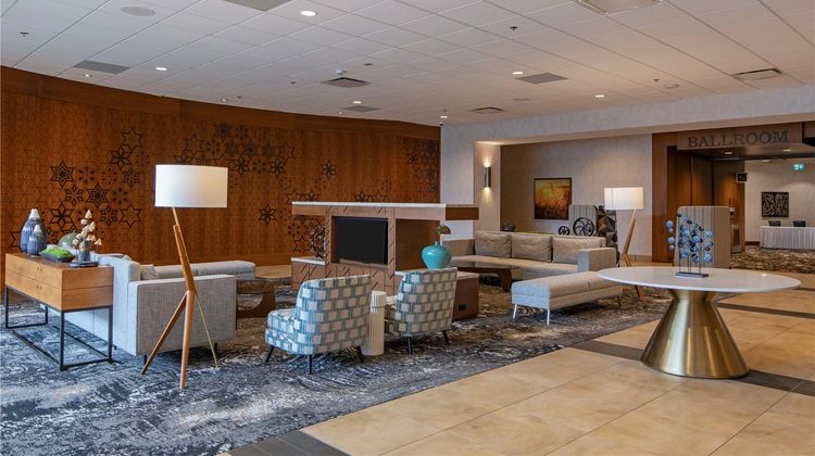 DoubleTree by Hilton Hotel & Conf Ctr Lobby