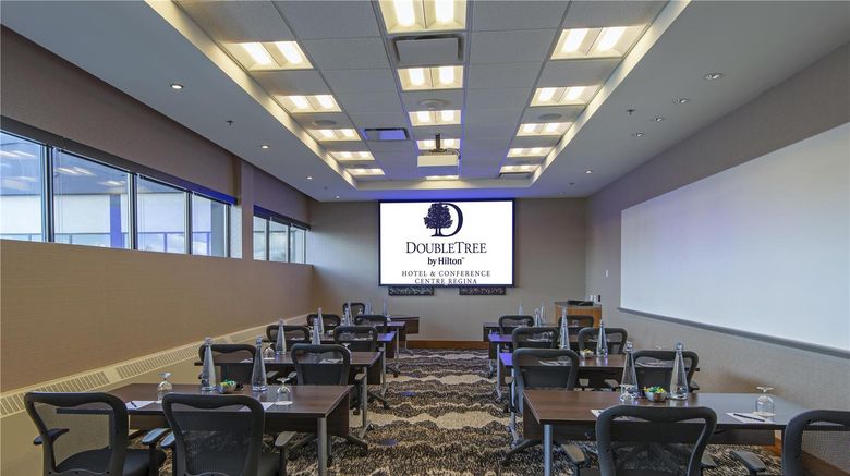 <b>DoubleTree by Hilton Hotel & Conf Ctr Meeting</b>. Images powered by <a href="https://iceportal.shijigroup.com/" title="IcePortal" target="_blank">IcePortal</a>.
