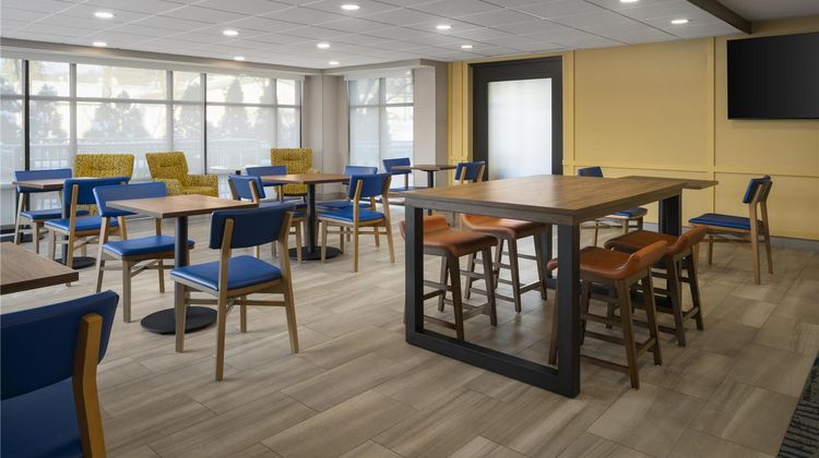 Hampton Inn York Lobby