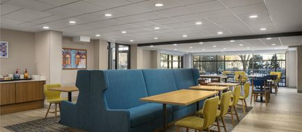 Hampton Inn York Lobby