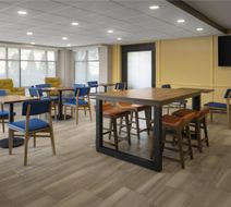 Hampton Inn York Lobby