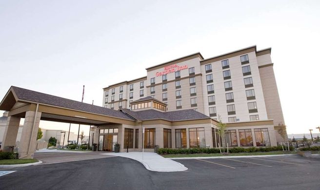 Hilton Garden Inn Toronto/Brampton Exterior