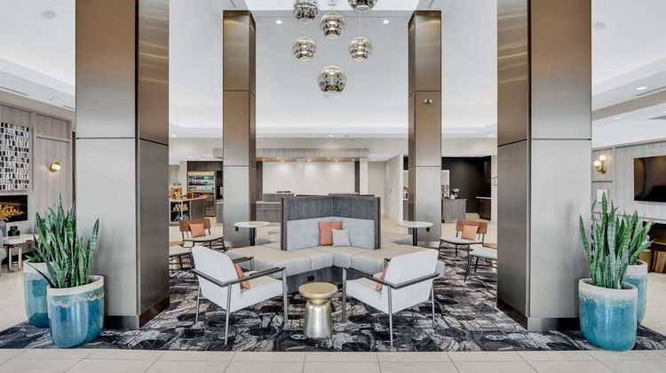 Hilton Garden Inn Toronto/Brampton Lobby