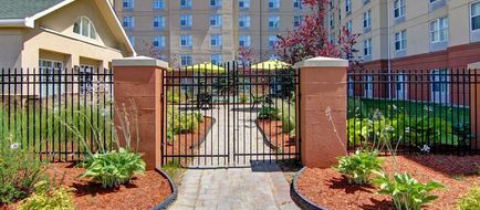 Homewood Suites Mississauga Exterior