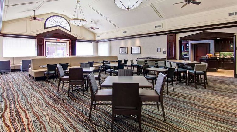 <b>Homewood Suites Mississauga Lobby</b>. Images powered by <a href="https://iceportal.shijigroup.com/" title="IcePortal" target="_blank">IcePortal</a>.