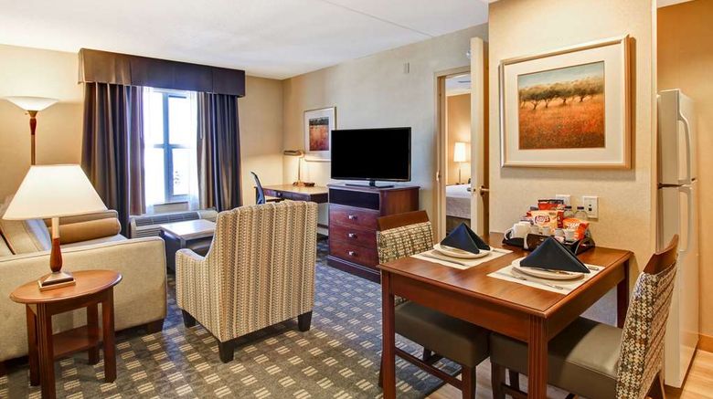 <b>Homewood Suites Mississauga Room</b>. Images powered by <a href="https://iceportal.shijigroup.com/" title="IcePortal" target="_blank">IcePortal</a>.