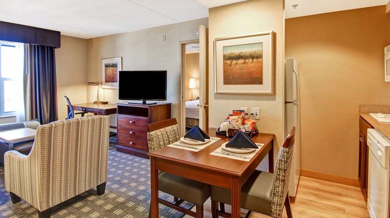 <b>Homewood Suites Mississauga Room</b>. Images powered by <a href="https://iceportal.shijigroup.com/" title="IcePortal" target="_blank">IcePortal</a>.