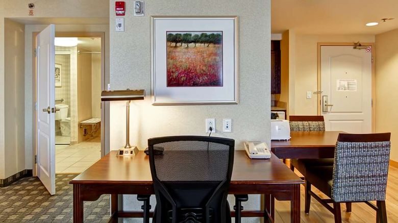 <b>Homewood Suites Mississauga Room</b>. Images powered by <a href="https://iceportal.shijigroup.com/" title="IcePortal" target="_blank">IcePortal</a>.