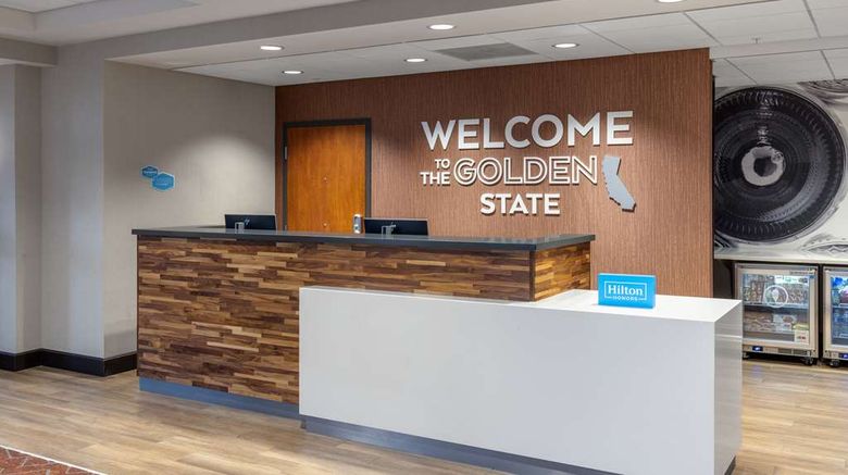 <b>Hampton Inn & Suites Yuba City Lobby</b>. Images powered by <a href="https://iceportal.shijigroup.com/" title="IcePortal" target="_blank">IcePortal</a>.
