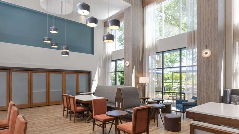 <b>Hampton Inn & Suites Yuba City Lobby</b>. Images powered by <a href="https://iceportal.shijigroup.com/" title="IcePortal" target="_blank">IcePortal</a>.