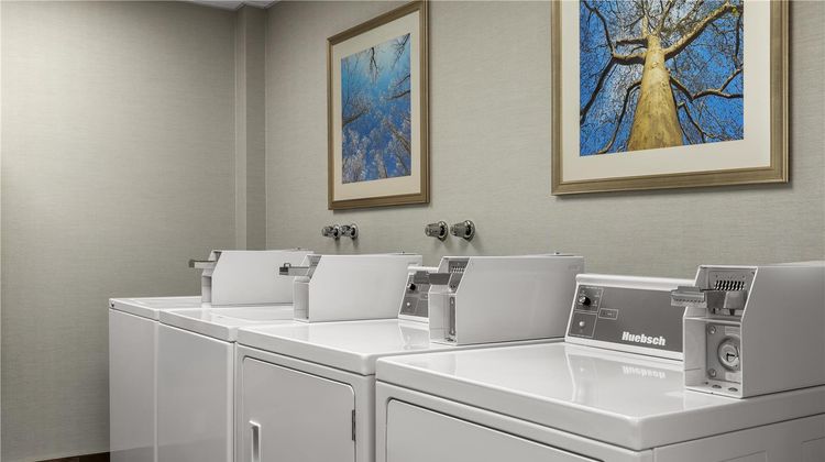 Hampton Inn & Suites Montreal-Dorval Other