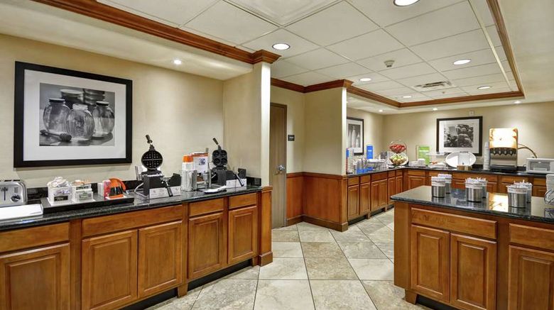 <b>Hampton Inn & Suites Yuma Restaurant</b>. Images powered by <a href="https://iceportal.shijigroup.com/" title="IcePortal" target="_blank">IcePortal</a>.