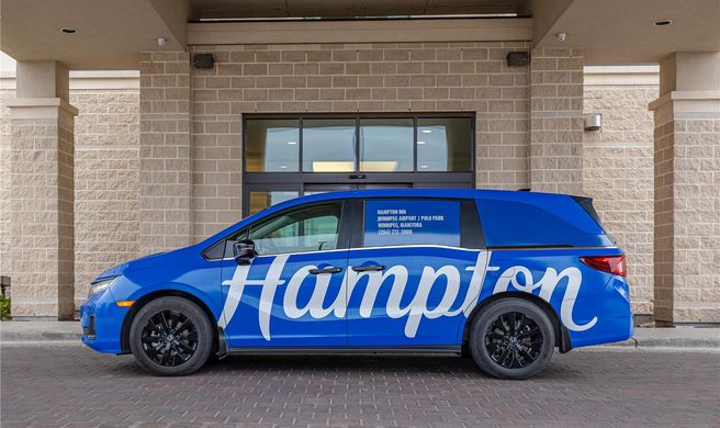 Hampton Inn by Hilton Winnipeg/Airport Exterior