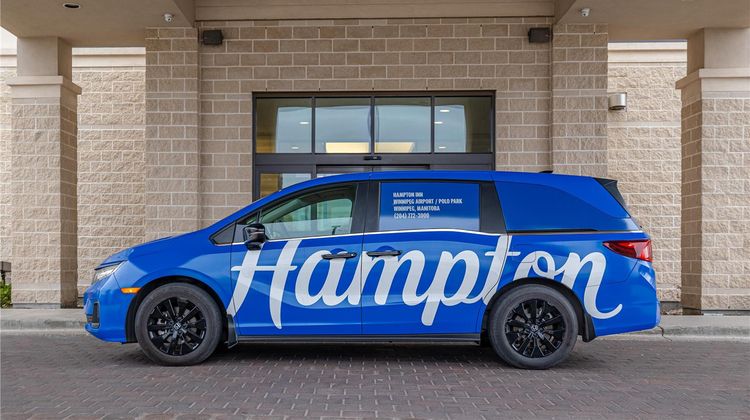 Hampton Inn by Hilton Winnipeg/Airport Exterior