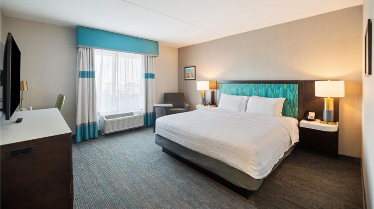Hampton Inn by Hilton Winnipeg/Airport Room