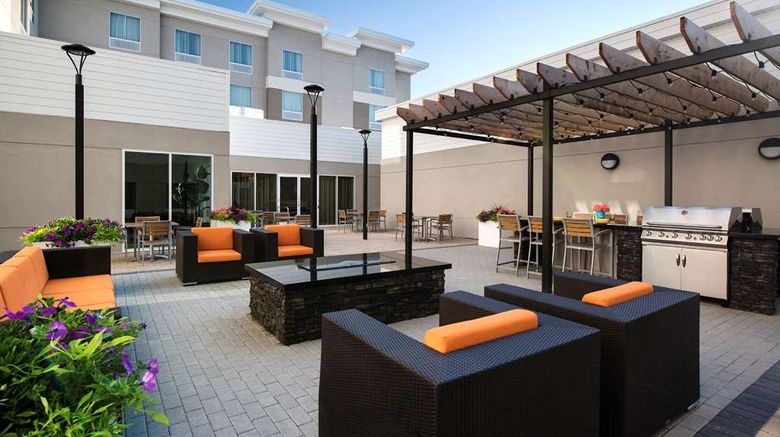 <b>Homewood Suites by Hilton Winnipeg Airpt Restaurant</b>. Images powered by <a href="https://iceportal.shijigroup.com/" title="IcePortal" target="_blank">IcePortal</a>.