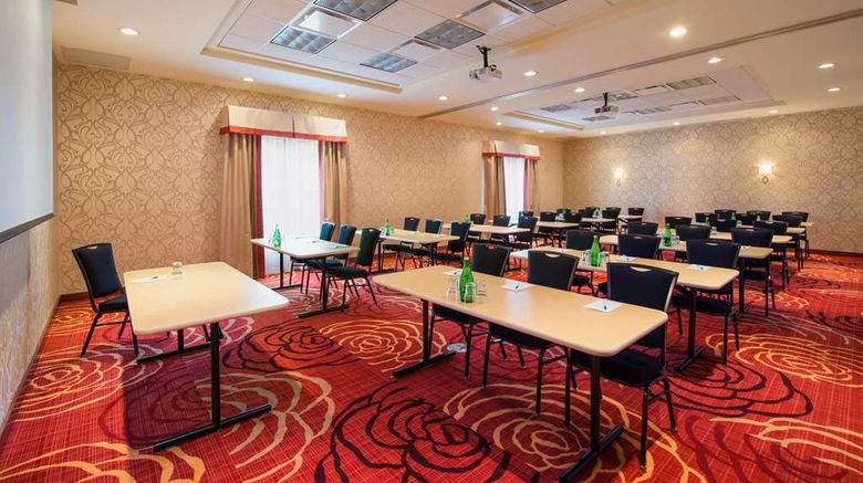 <b>Homewood Suites by Hilton Winnipeg Airpt Meeting</b>. Images powered by <a href="https://iceportal.shijigroup.com/" title="IcePortal" target="_blank">IcePortal</a>.