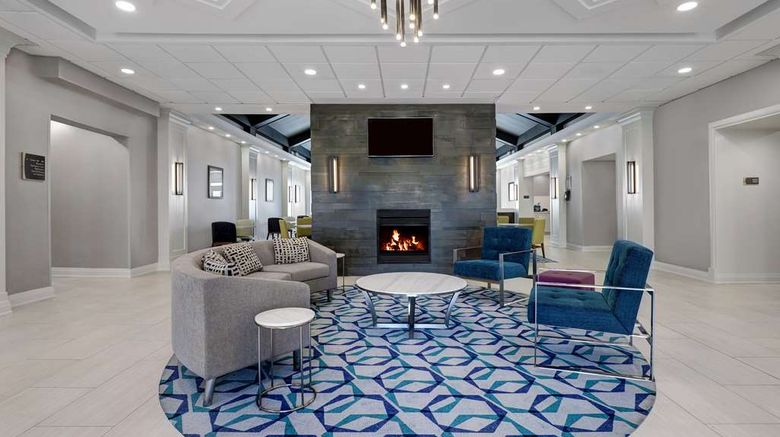 <b>Homewood Suites by Hilton London Ontario Lobby</b>. Images powered by <a href="https://iceportal.shijigroup.com/" title="IcePortal" target="_blank">IcePortal</a>.