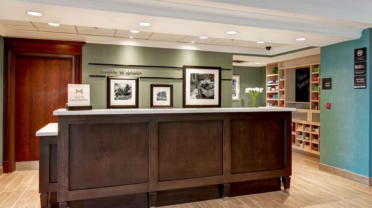 Hampton Inn London Lobby