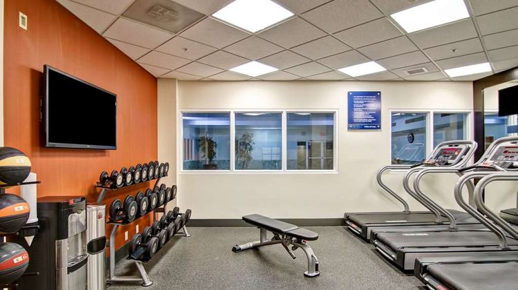 Hampton Inn & Suites Calgary Arpt Health
