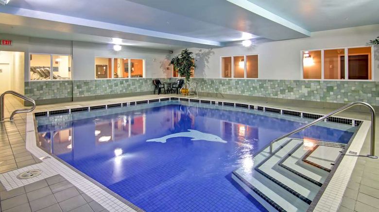 <b>Hampton Inn & Suites Calgary Arpt Pool</b>. Images powered by <a href="https://iceportal.shijigroup.com/" title="IcePortal" target="_blank">IcePortal</a>.