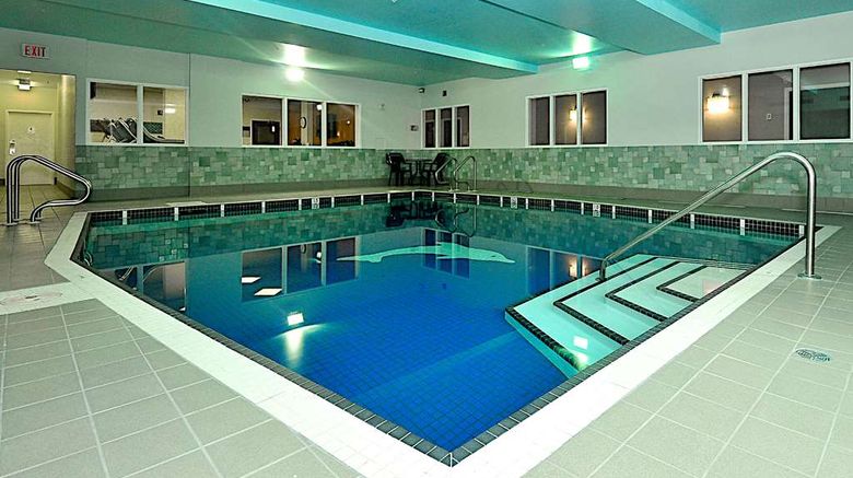<b>Hampton Inn & Suites Calgary Arpt Pool</b>. Images powered by <a href="https://iceportal.shijigroup.com/" title="IcePortal" target="_blank">IcePortal</a>.