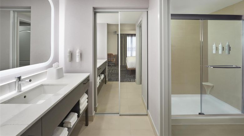 <b>Homewood Suites by Hilton - Vaughn Room</b>. Images powered by <a href="https://iceportal.shijigroup.com/" title="IcePortal" target="_blank">IcePortal</a>.