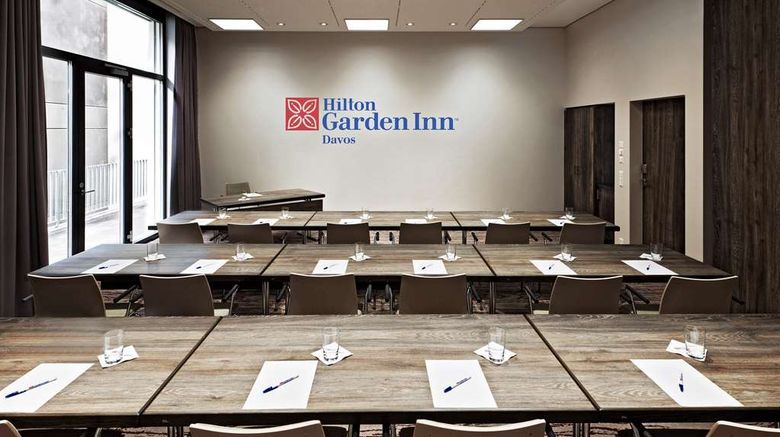 <b>Hilton Garden Inn Davos Meeting</b>. Images powered by <a href="https://iceportal.shijigroup.com/" title="IcePortal" target="_blank">IcePortal</a>.