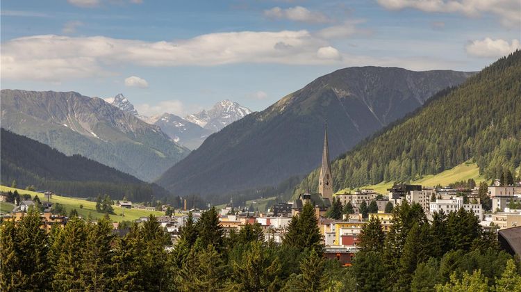 Hilton Garden Inn Davos Exterior