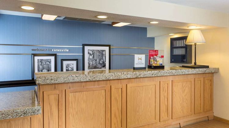 Hampton Inn Zanesville Lobby