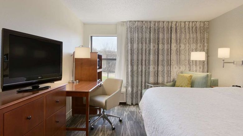<b>Hampton Inn Zanesville Room</b>. Images powered by <a href="https://iceportal.shijigroup.com/" title="IcePortal" target="_blank">IcePortal</a>.