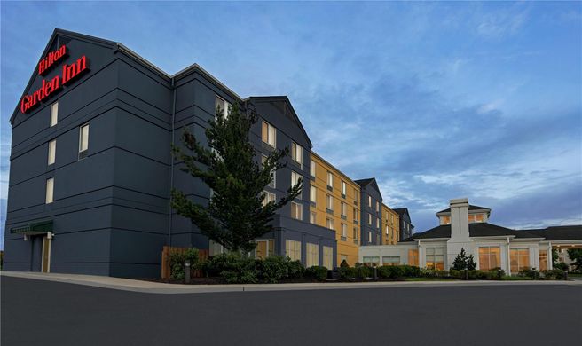Hilton Garden Inn Allentown Airport Exterior