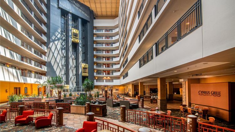 Embassy Suites Albuquerque Lobby