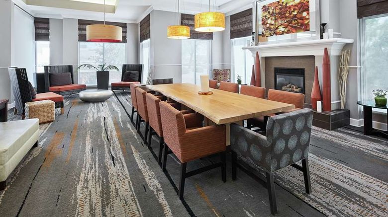 <b>Hilton Garden Inn Albuquerque North Lobby</b>. Images powered by <a href="https://iceportal.shijigroup.com/" title="IcePortal" target="_blank">IcePortal</a>.