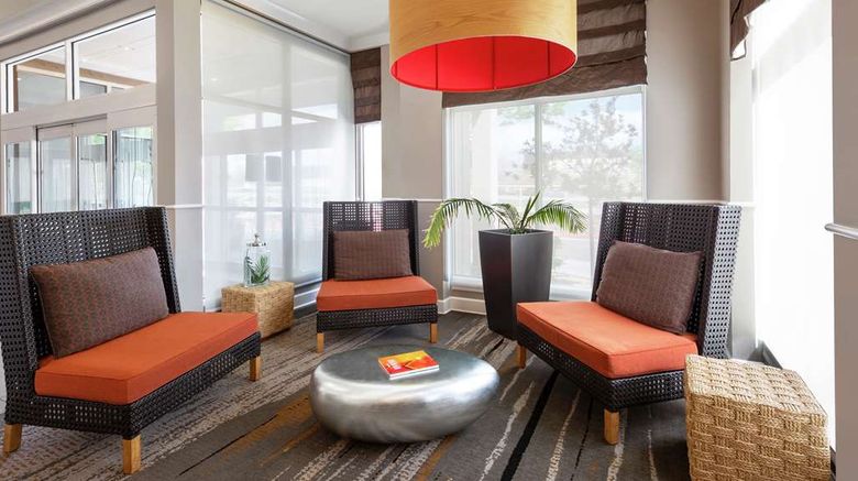 <b>Hilton Garden Inn Albuquerque North Lobby</b>. Images powered by <a href="https://iceportal.shijigroup.com/" title="IcePortal" target="_blank">IcePortal</a>.