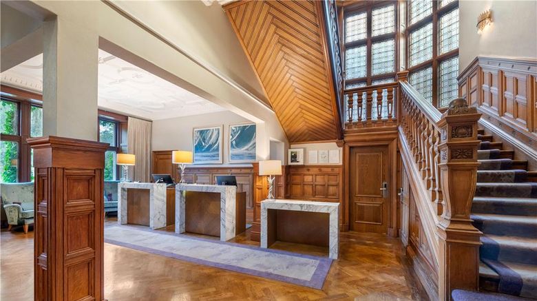 <b>Hilton Grand Vac Craigendarroch Suites Lobby</b>. Images powered by <a href="https://iceportal.shijigroup.com/" title="IcePortal" target="_blank">IcePortal</a>.