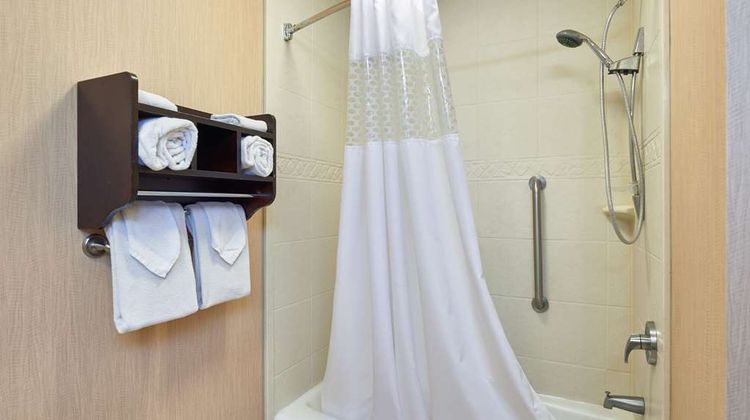 Hampton Inn & Suites Waco-South Room